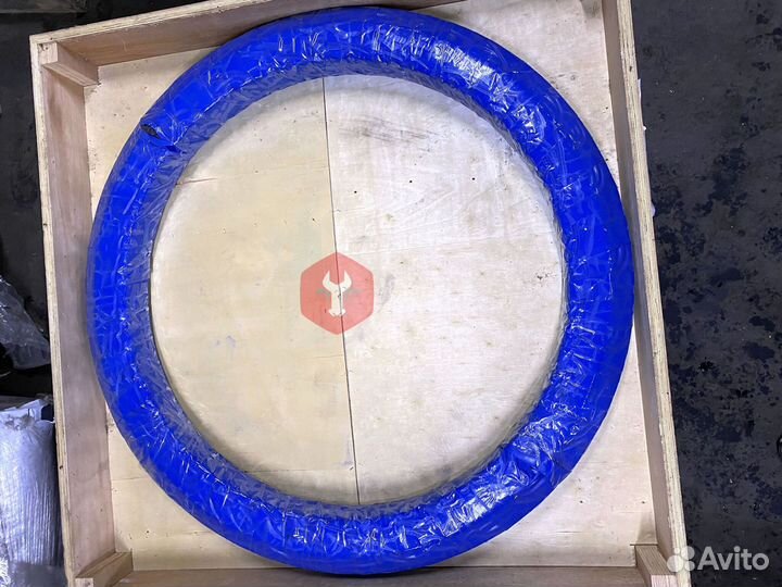 Опорно-поворотный круг Komatsu PC220-6