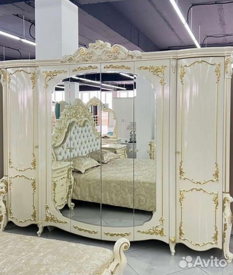 Спальный гарнитур 