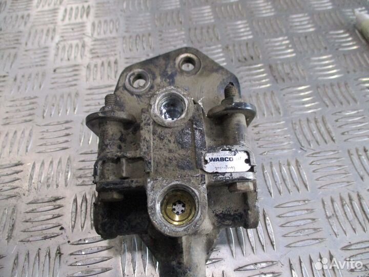 Ускорительный клапан MAN 81521166089