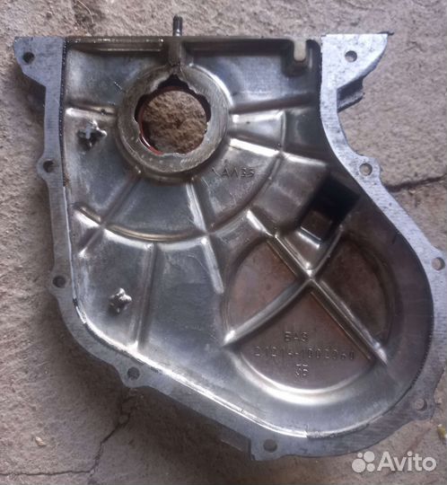 Передняя крышка двигателя Нива 21214, 21074
