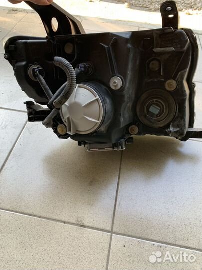 Фара левая ксенон Pajero 4