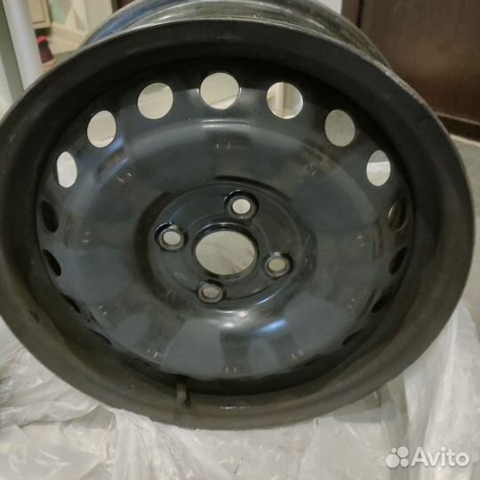 Штампованный диск r 15