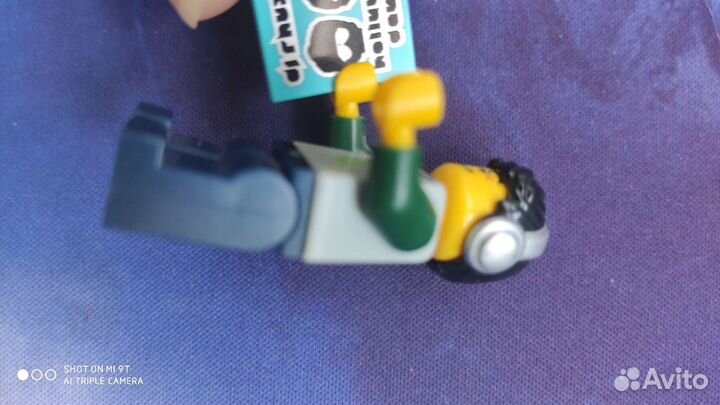 Лего минифигурка 8 серия диджей