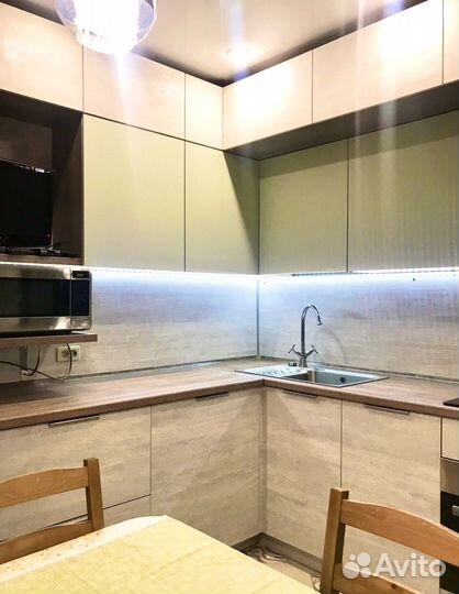 Кухня в потолок на заказ