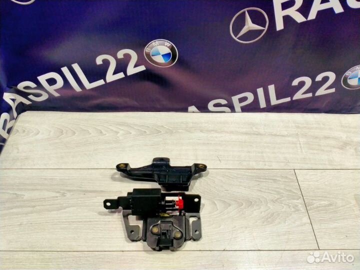 Замок крышки багажника Bmw X3 E83 M54B25 01/2006