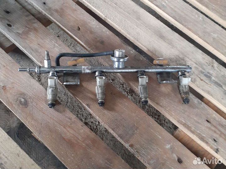 Форсунка топливная Ford Mondeo 3 1.8-2.0