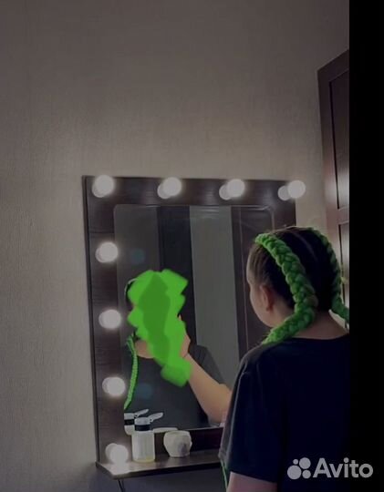 Гримерное зеркало с лампочками
