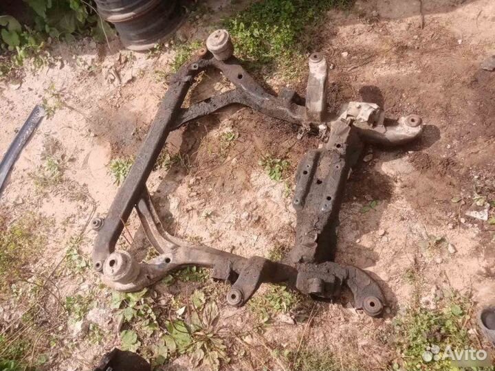 Подрамник Opel Vectra B