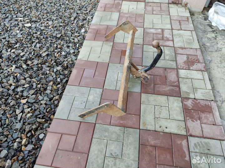 Продам фаркоп на Дастер