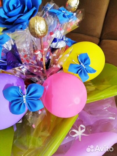 Букет из бабочек и шариков с подсветкой или без