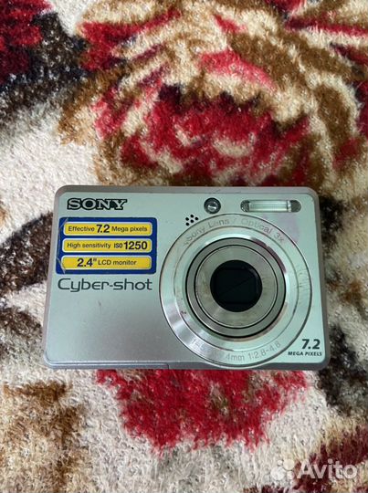 Компактный фотоаппарат