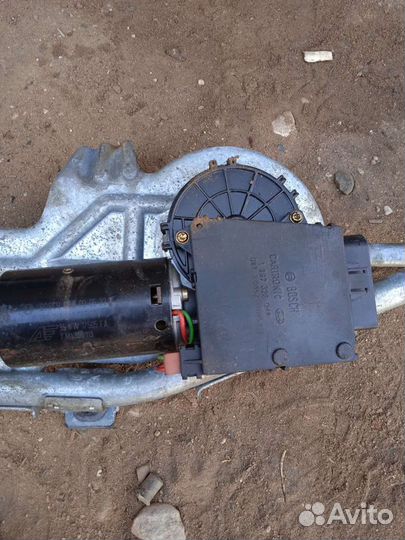 Трапеция стеклоочистителя от Фольксваген Шаран