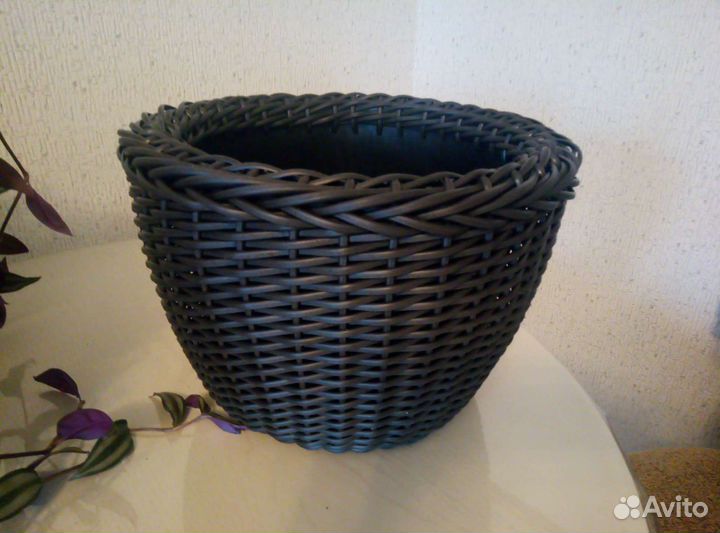 Кашпо для цветов из искусственного ротанга