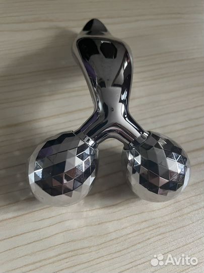 Массажер для лица роликовый