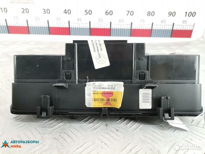 Щиток приборов (приборная панель) Volkswagen рест