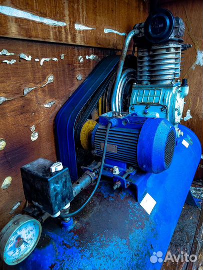 Компрессор C415м 200л