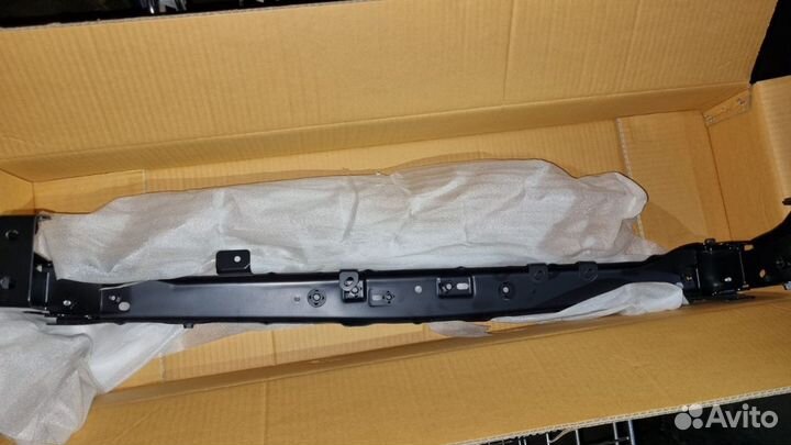 Усилитель переднего бампера Mitsubishi L200