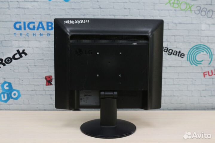 Монитор LG Flatron L1734S-BN, 1280x1024, TN, 17