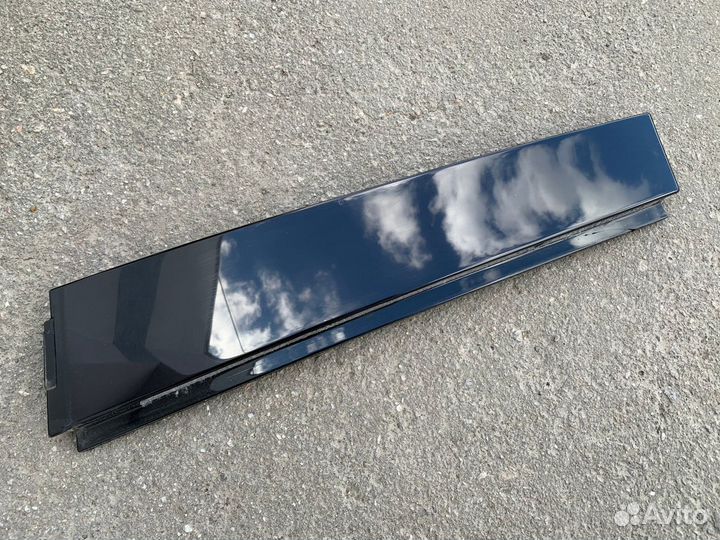 Накладка двери задней правой вертикальная Tiguan 1