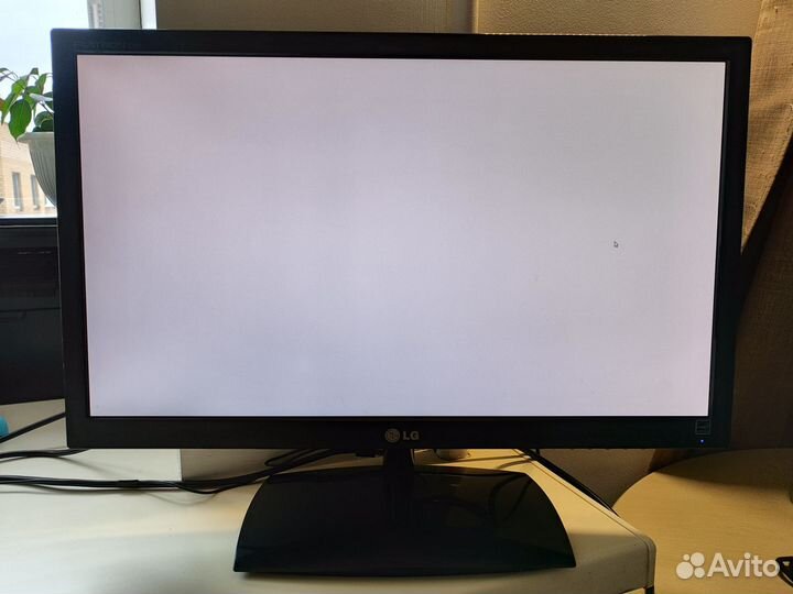 Монитор LG Flatron E2351