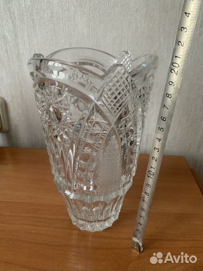 Ваза хрустальная