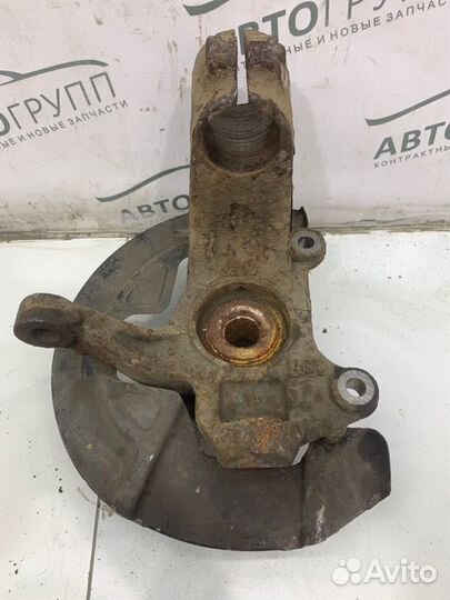 Поворотный кулак передний правый Lr Rr Freelander