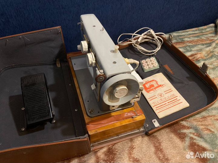 Швейная машина Чайка 3