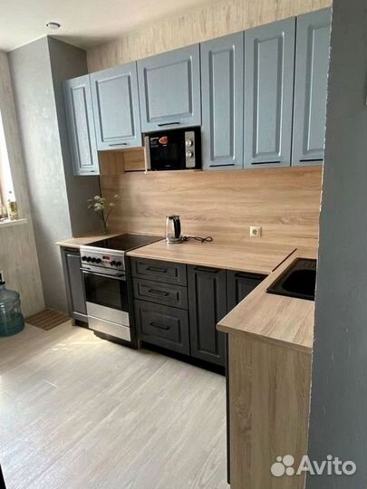 Кухонный гарнитур в стиле хай тек