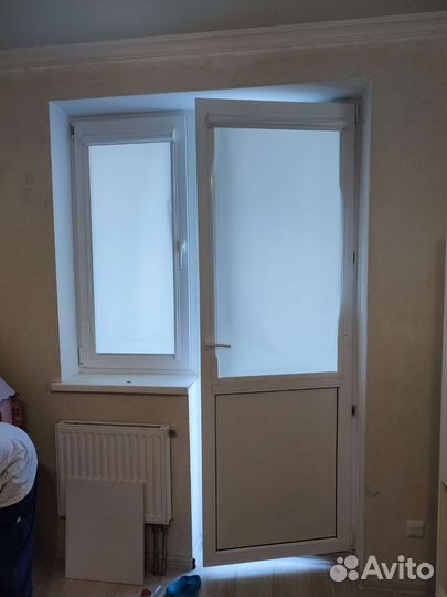 Двери пластиковые со стеклом бу