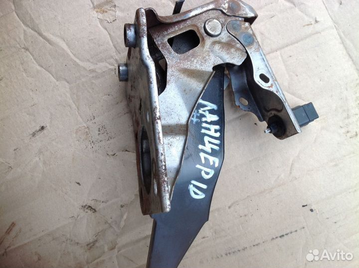 Mitsubishi Lancer 10 педаль тормоза