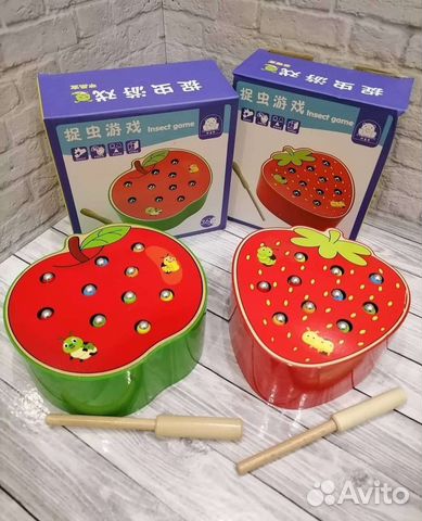 Игрушка яблоко с червяками