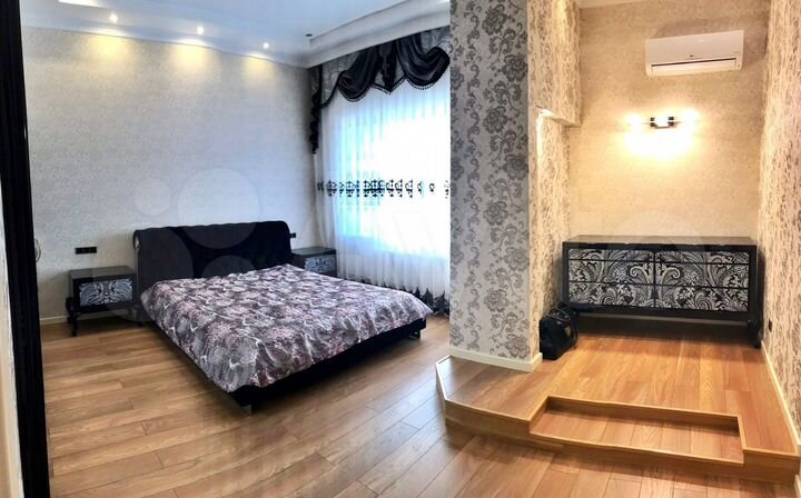 5-к. квартира, 170 м², 5/6 эт.