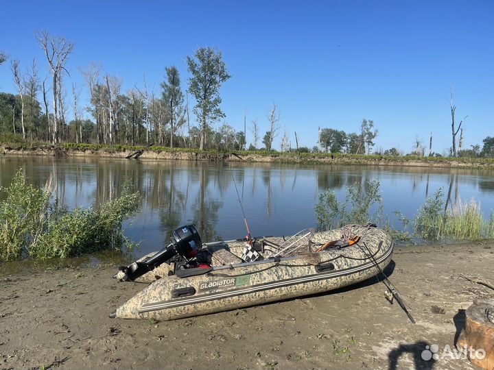 Лодка gladiator