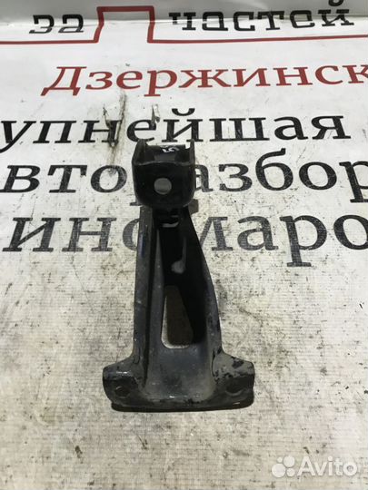 Опора двигателя задняя Citroen C-Crosser