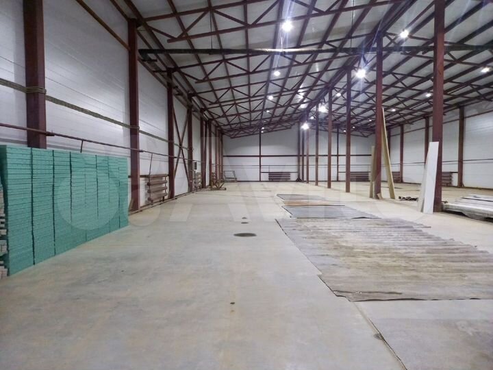 Свободного назначения, 1400 м²