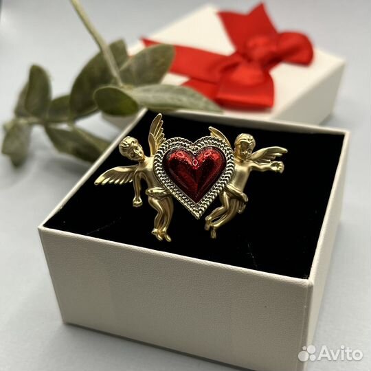 Брошь сердце