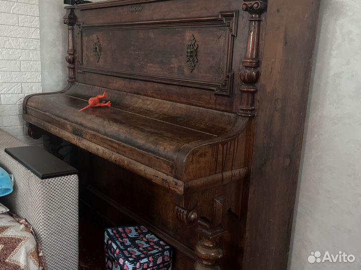Антикварное пианино