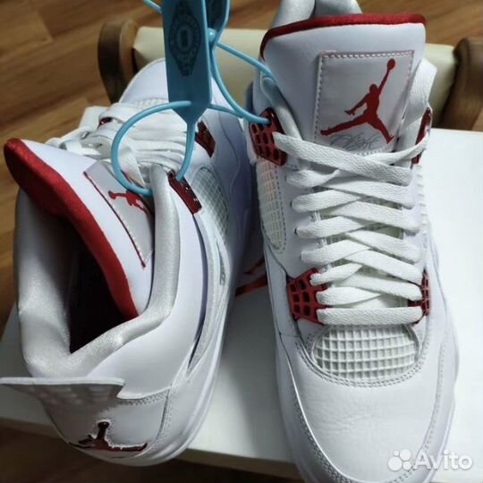 Оригинал Nike Jordan 4 University Red