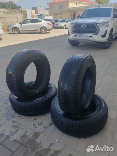 Goodyear UltraGrip 500 225/65 R17