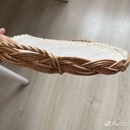 Поднос плетеный