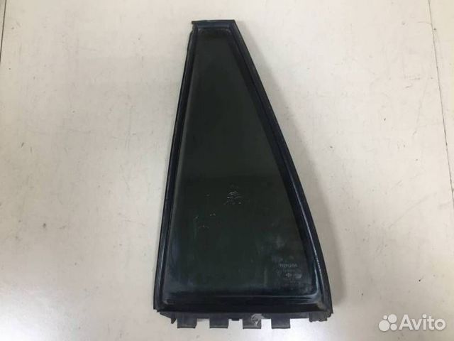 Стекло двери задней левой форточка Toyota Corolla