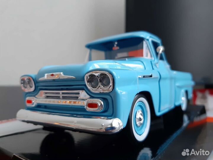 Chevrolet pickup 1:24 Новый
