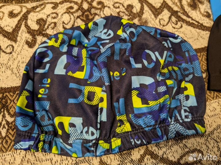 Очки и шапочки для плавания новые