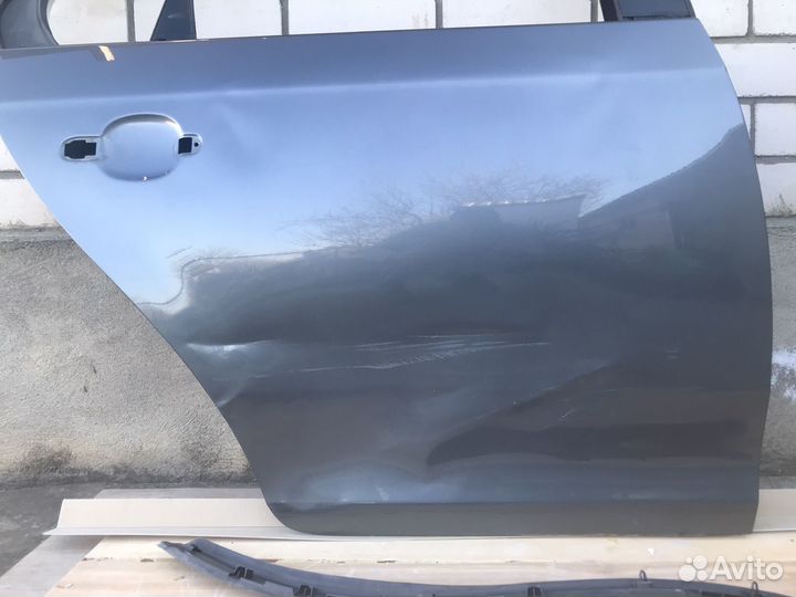 Продам дверь (задняя правая на Джетта 5)