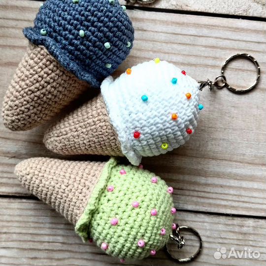 Брелок для ключей,на сумку,ручная работа