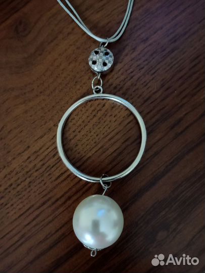 Украшение на шею длинное