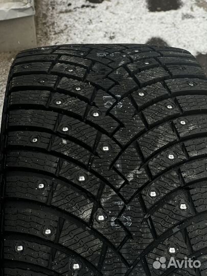 Pirelli Scorpion Ice Zero 2 275/40 R21 и 315/35 R21 111H