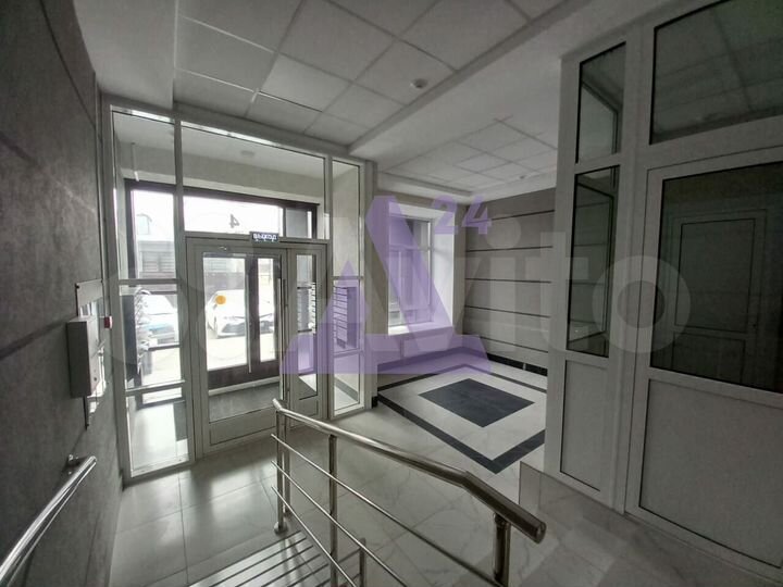 2-к. квартира, 67,7 м², 1/17 эт.