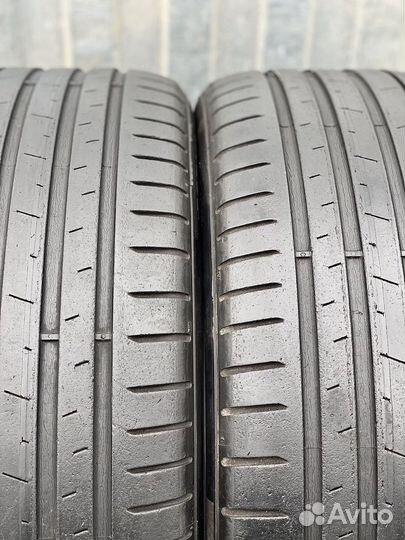 Pirelli P Zero PZ4 235/40 R19 92Y