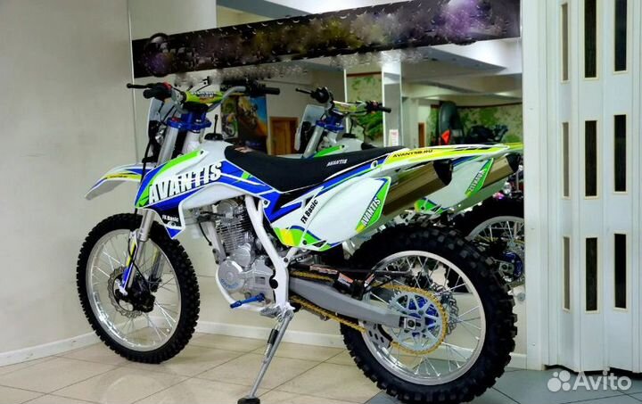 Мотоцикл avantis FX Basic+ 21/18